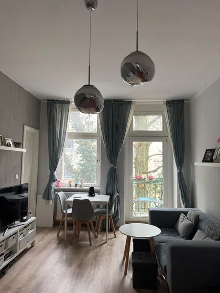 Voll möblierte 1,5-Zi.-Wohnung mit Balkon im schönen Sprengelkiez. Sofort einzugsbereit — photo 1